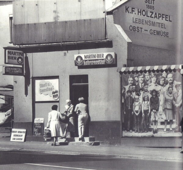 RAMBOW, Gunter and others.  ....das sind eben alles.  Bilder der Strasse.  Die Fotoaktion als Sozialer Eingriff Eine Dokumentation. - Image 3