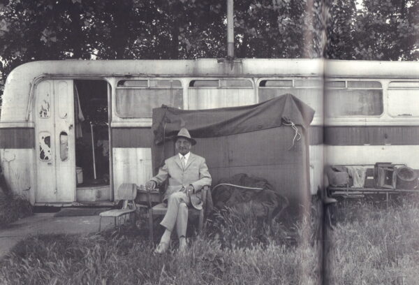 RAMBOW, Gunter and others.  ....das sind eben alles.  Bilder der Strasse.  Die Fotoaktion als Sozialer Eingriff Eine Dokumentation. - Image 10