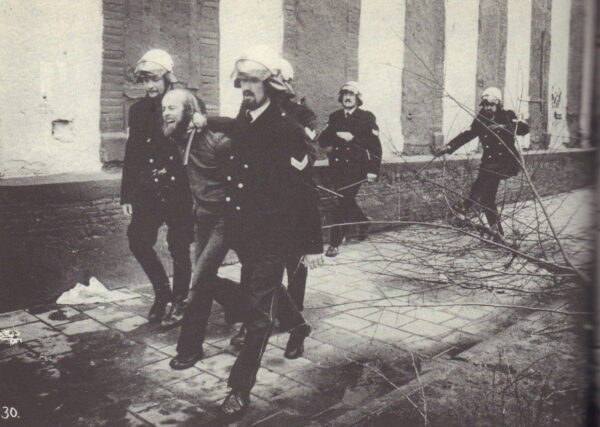 BOERSMA, Pieter, and others. Blauwe Maandag: Omdat min huis daar 24 Maar 1975. - Image 6
