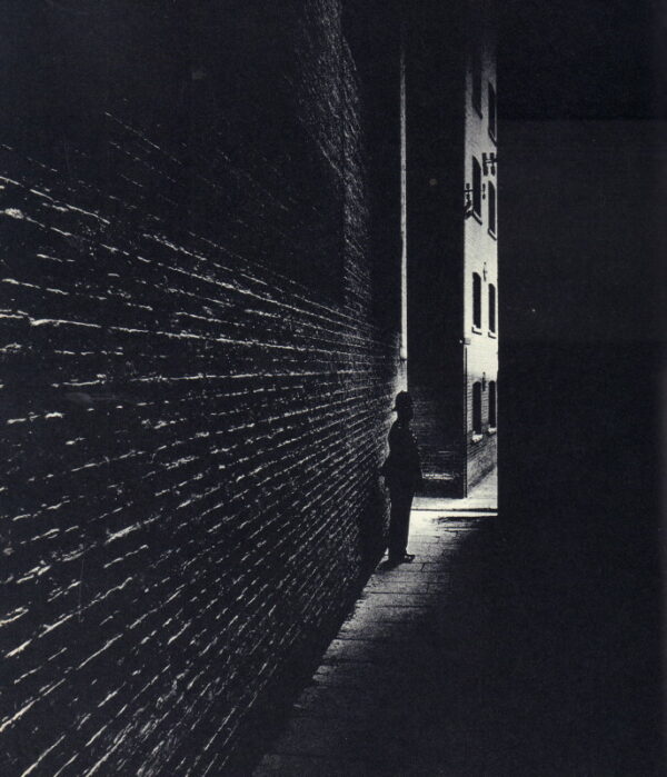 BRANDT, Bill.  Ombres d'une île. - Image 7