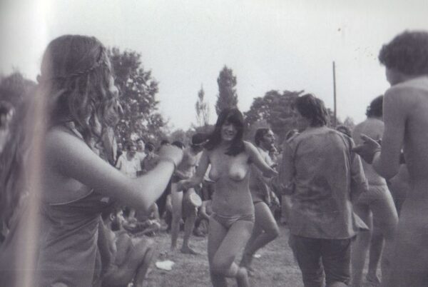 FRACCHIA, Dino.  Continuous Days: Parco Lambro, Milano 29/5/1975 - 26/6/1976. - Image 12