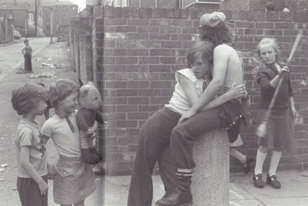 BONNET, Isa.  Conversation: Tish Murtha / Stephen Shames. - Image 3