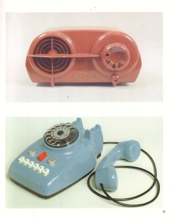 KATZ, Sylvia.  Classic Plastics: From Bakelite to High-Tech with a collector's guide. - Image 5