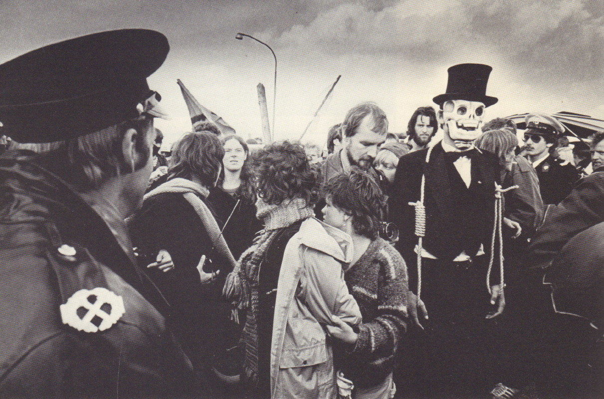 BANNING, Jan and others. Dodewaard Gaat Dicht '81. - Image 9