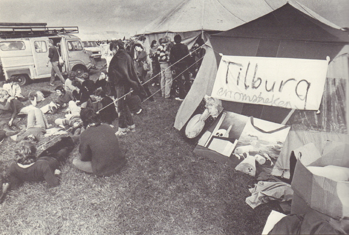 BANNING, Jan and others. Dodewaard Gaat Dicht '81. - Image 7