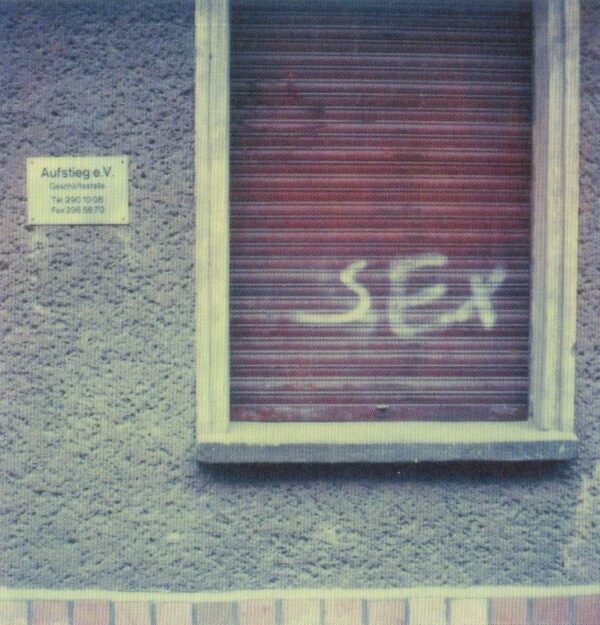 WOLTERSMANN, Janko.  Instant Places: Polaroids 1998-2009. - Image 7