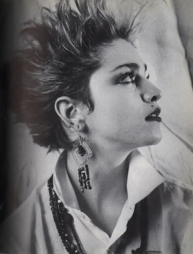 VOLLER, Debbi. Madonna: The Style Book.