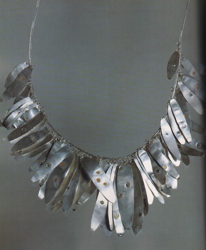 DORMER, Peter and TURNER, Ralph. The New Jewelry: Trends and Traditions.