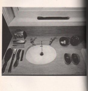 HICKS, David. David Hicks on Bathrooms.