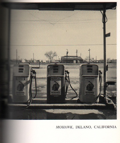 BROUWS, Jeffrey. Twentysix Abandoned Gasoline Stations.