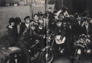 PLAUMANN, Klaus. The BeatAge: Die frühen Tage des Rock in Deutschland und Großbritannien.