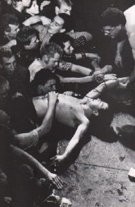 MUTSAERS, Lutgard. 25 Jaar Paradiso: Geschiedenis van een podium Podium van een Geschiedenis.