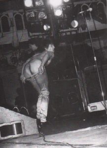 MUTSAERS, Lutgard. 25 Jaar Paradiso: Geschiedenis van een podium Podium van een Geschiedenis.