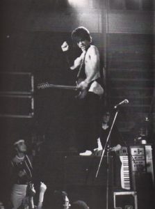 MUTSAERS, Lutgard. 25 Jaar Paradiso: Geschiedenis van een podium Podium van een Geschiedenis.