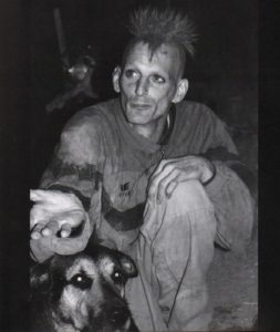 ROMANOWSKA, Lucja. Eucdie Uhren - uns die Zeit Strabenpunks 1999-2009