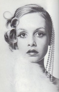 TWIGGY. Twiggy: An Autobiography.