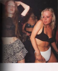 CAMPERT, Cleo. UIT