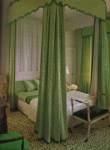 HICKS, David. David Hicks on decoration - with fabrics.