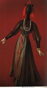 VREELAND, Diana. Inventive Clothes 1909-1939.