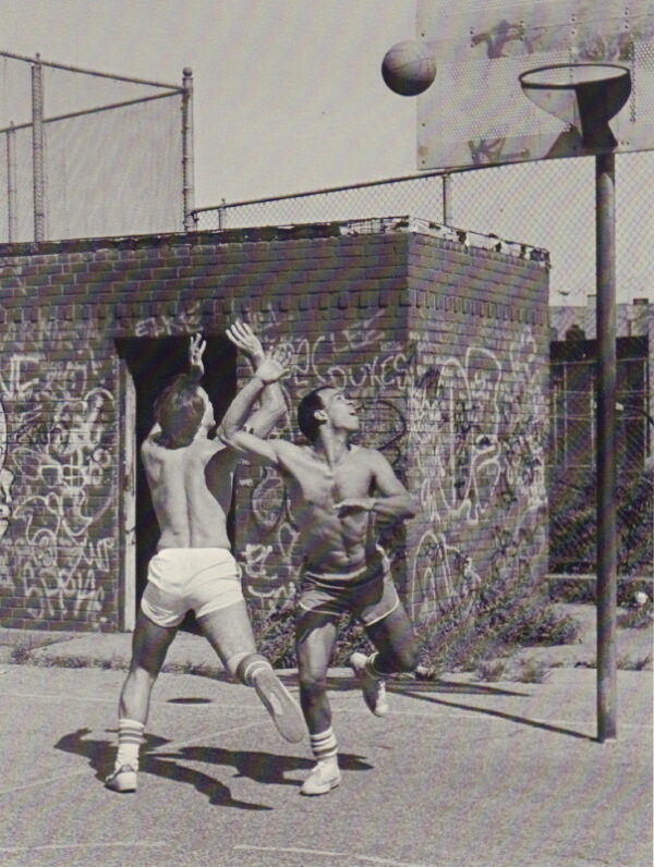 PHILLIPS, Sandra S.  and Maria Morris HAMBOURG.  Helen Levitt. - Image 6