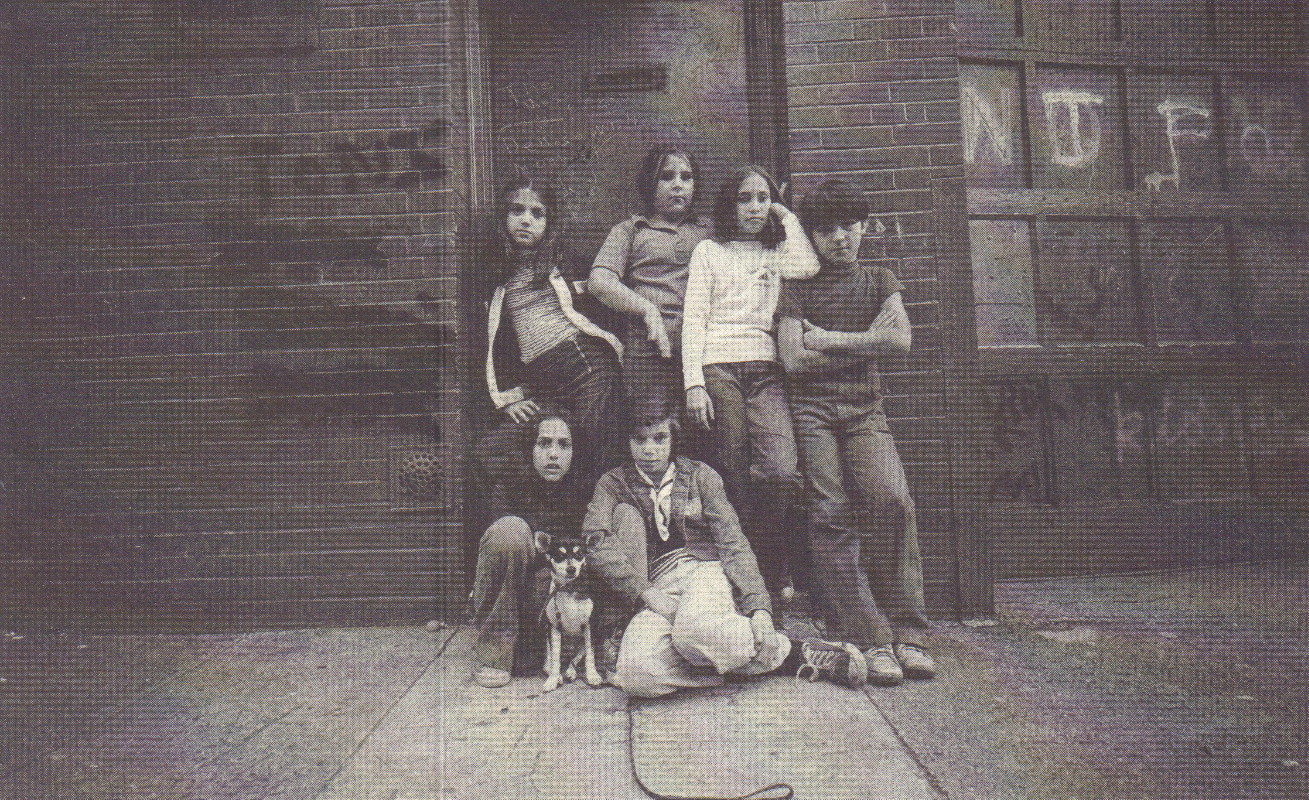 MEISELAS, Susan. Lisa & Jojo & Dee & Pina & Carol & Frankie & Julia & Phylis & Tina & Roseann & Roe: Prince Street Girls. - Image 7
