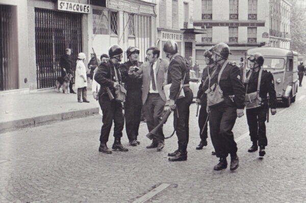 Protest in Paris 1968: Photographs by Serge Hambourg. - Image 4