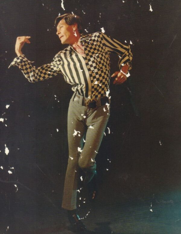 CHAMPASSAK, Tiane Doan na. The Father of Pop Dance. - Image 3
