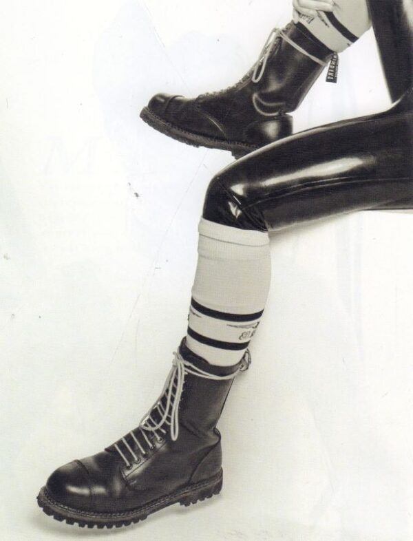 THIRTLE, Rhys.  Leather Semiotics: A Photographic Guide to the Symbols of Leather and Fetish Culture. - Image 5