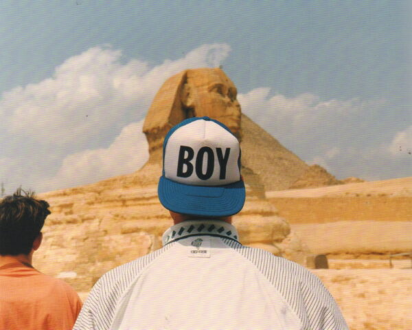 PARR, Martin and Simon WINCHESTER.  Small World: A Global Photographic Project. - Image 4