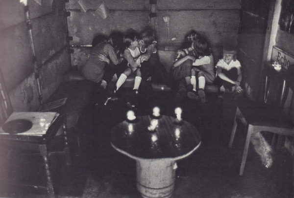 Exit Photography Group.  Survival Programmes in Britain's Inner Cities. - Image 4