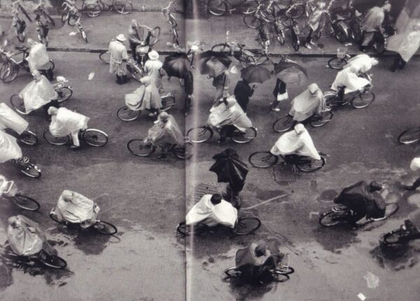 SALGADO, Sebastiao.  Workers: An Archaeology of the Industrial Age. - Image 7