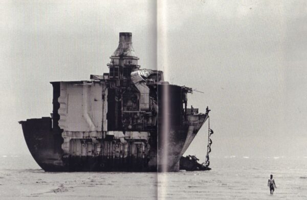 SALGADO, Sebastiao.  Workers: An Archaeology of the Industrial Age. - Image 9
